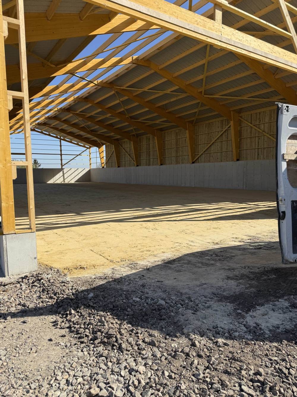 Sol agricole bâtiment de stockage AVANT